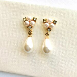 Vintage Pearl Drop  Earrings Gold-tone